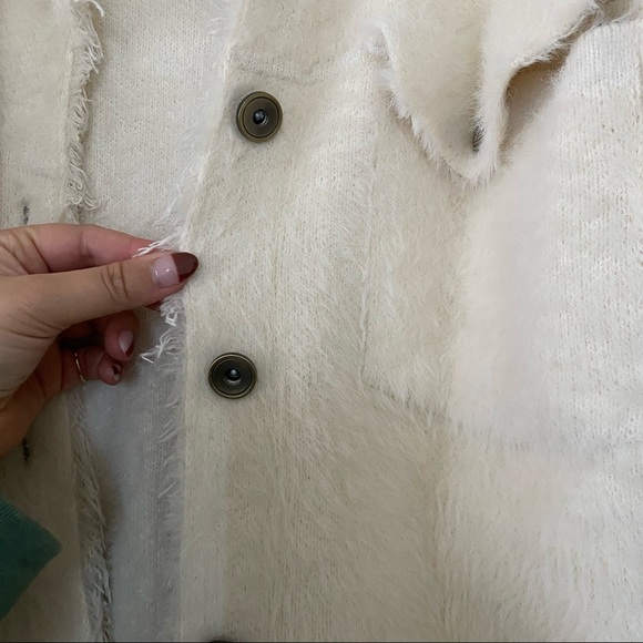 Fuzzy shacket - Picture 7 of 8